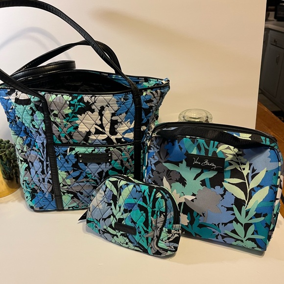 Vera Bradley Handbags - Vera Bradley Blue Floral Women's Bag Set